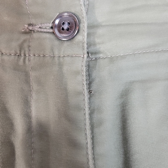 Womans Chicos Platinum Olive green cotton/spandex Pants Size 1 Short - Picture 3 of 11